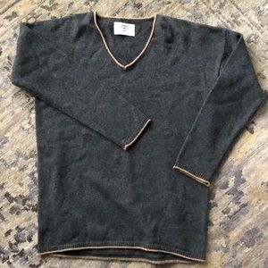 REI 100% lambs wool v-neck grey sweater size s